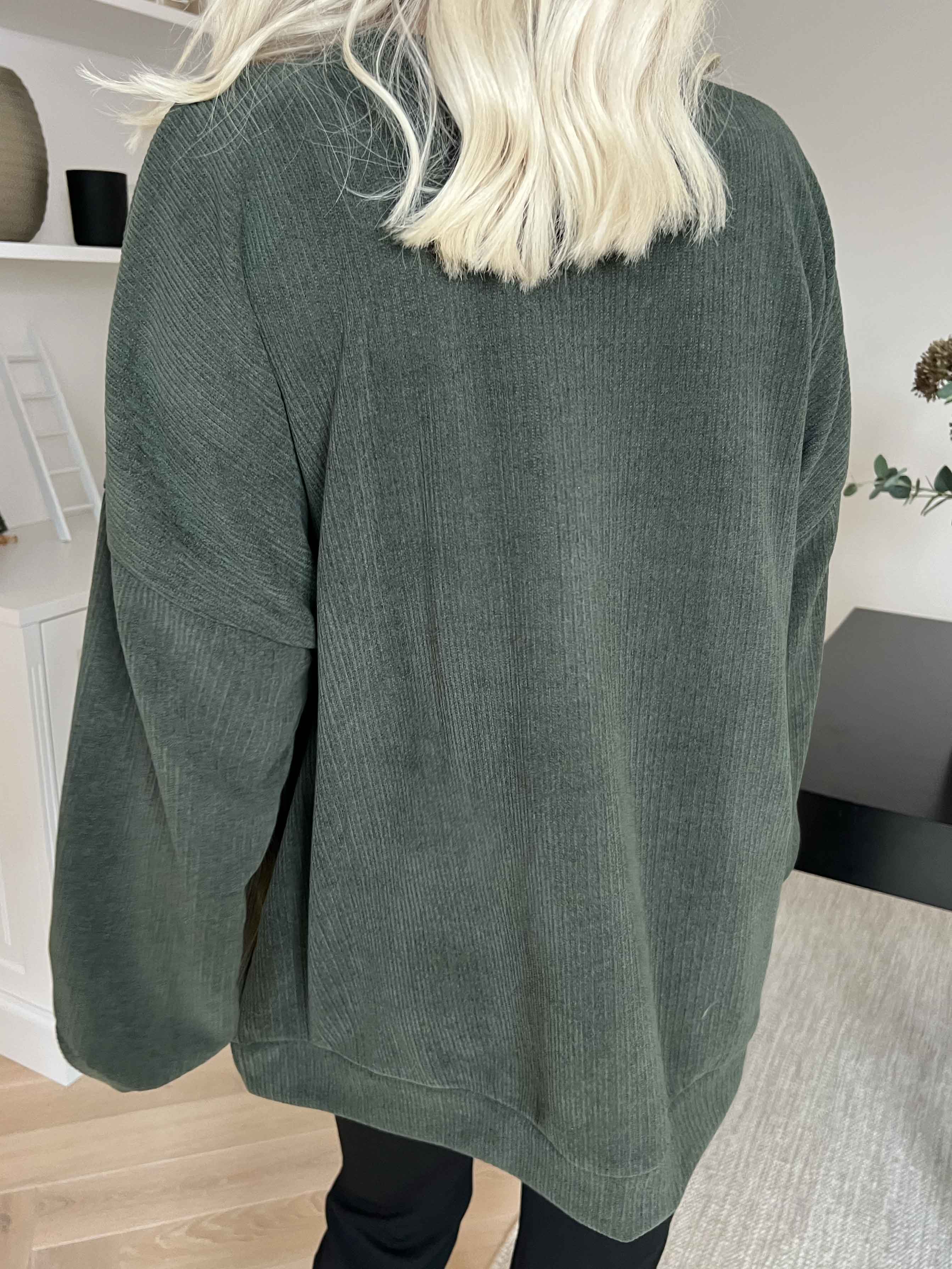 Uma - Blus i sammet med pärlor och strass